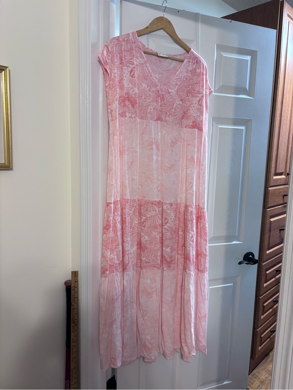 Wonderly Pink Paisley V-Neck Maxi Dress